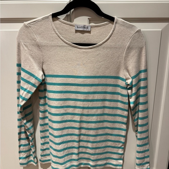 Kettlewell top in size Small. Monaco top! - Picture 1 of 2